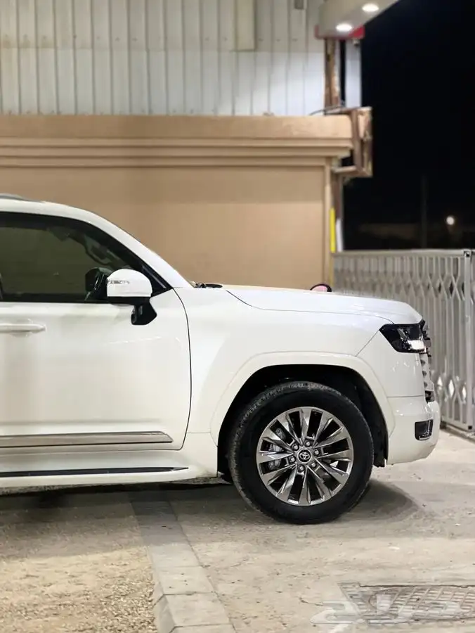 تويوتا لاندكروزر L3 5