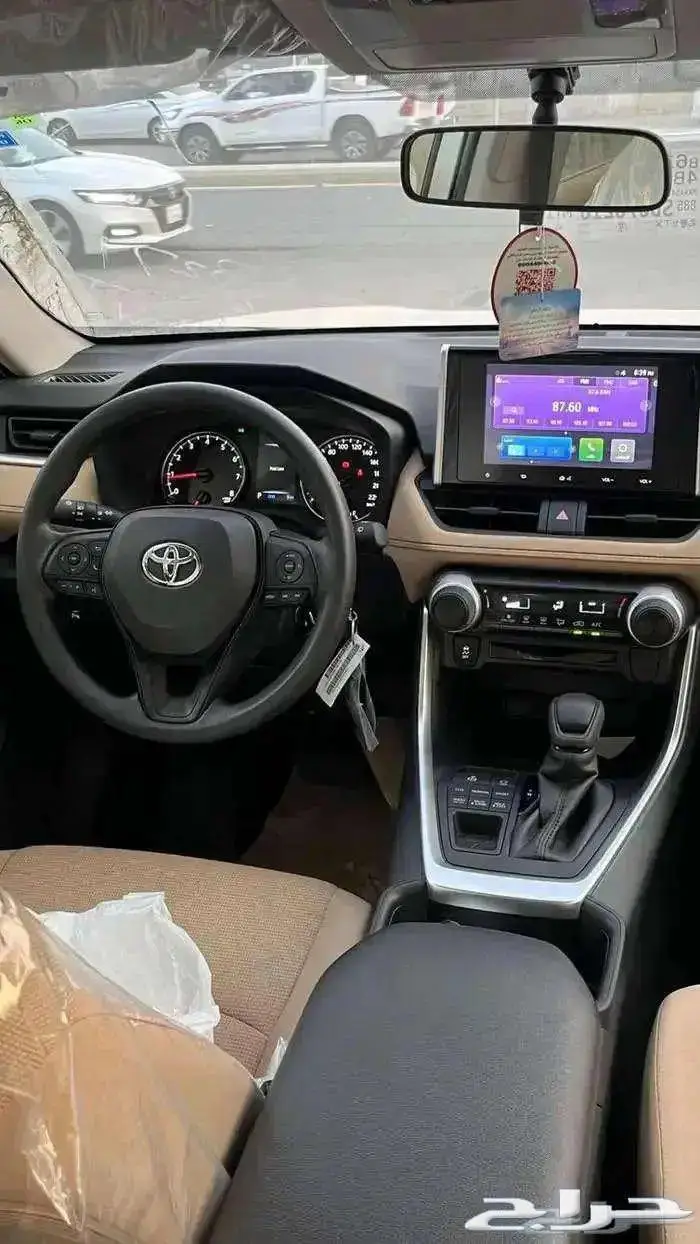 تويوتا راف فور 2025 3