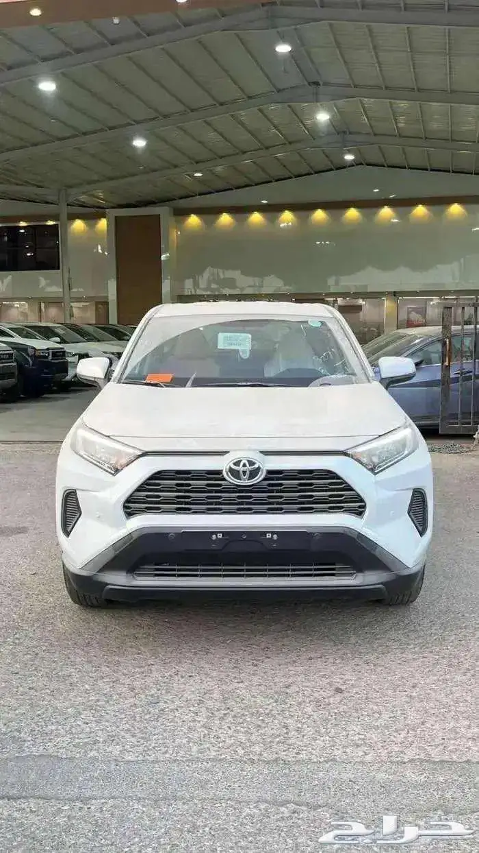 تويوتا راف فور 2025 1