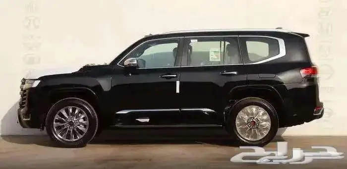 لاندكروزر VXR اسود 2025 5