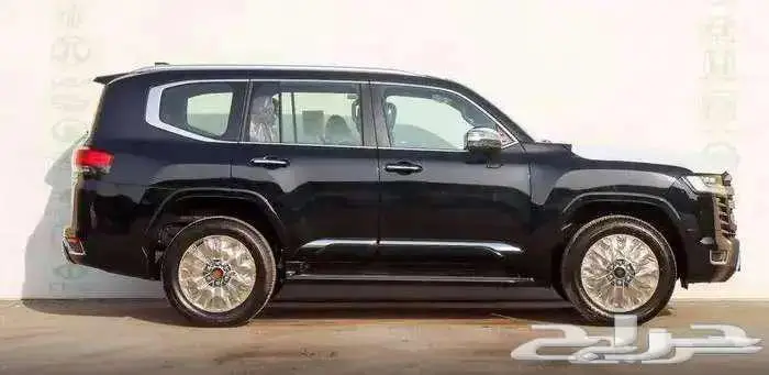 لاندكروزر VXR اسود 2025 6