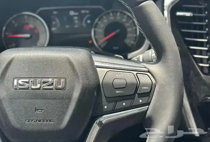 ايسوزو جيب Mux 2024 وارد العيسي 12