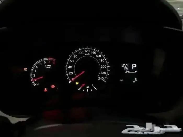 تويوتاكورولا XLI 2.0 طيس 2025 ابيض كاش اقساط 9