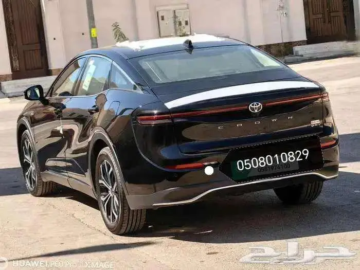 كراون بريميوم اسود 2025 7