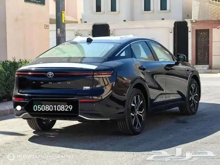 كراون بريميوم اسود 2025 10