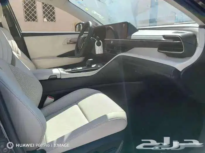 كراون بريميوم اسود 2025 20