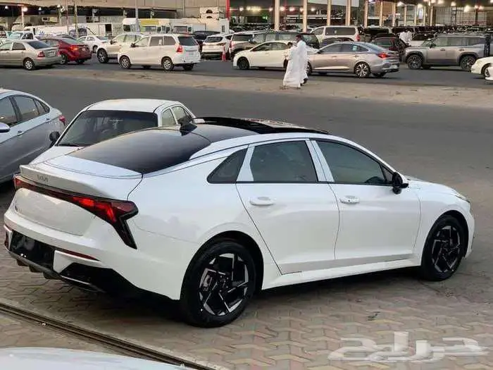 كيا K5 استاندر مطور فتحة سقف 2025 الاهليه سعر حصري 10