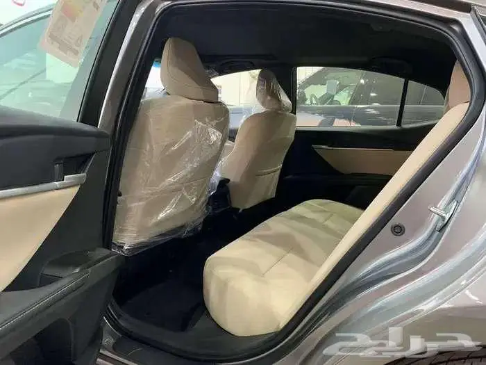 تويوتا كامري LE بنزين 2025 وكالة أصفار سعودي 6