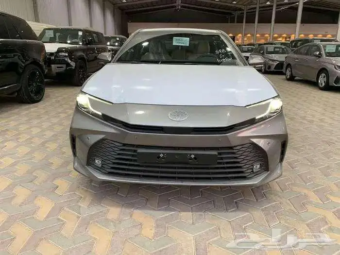 تويوتا كامري LE بنزين 2025 وكالة أصفار سعودي 1