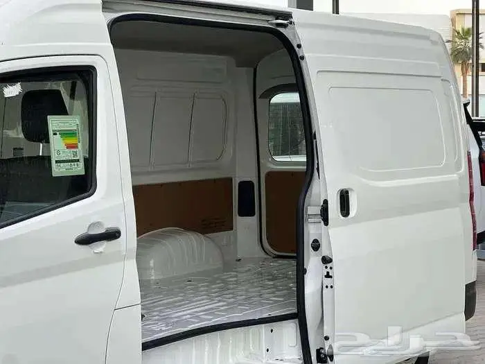 تويوتا هايس فان بضاعة ديزل 2.8 سقف عالي جيرتوماتك 2026 بريمي 5