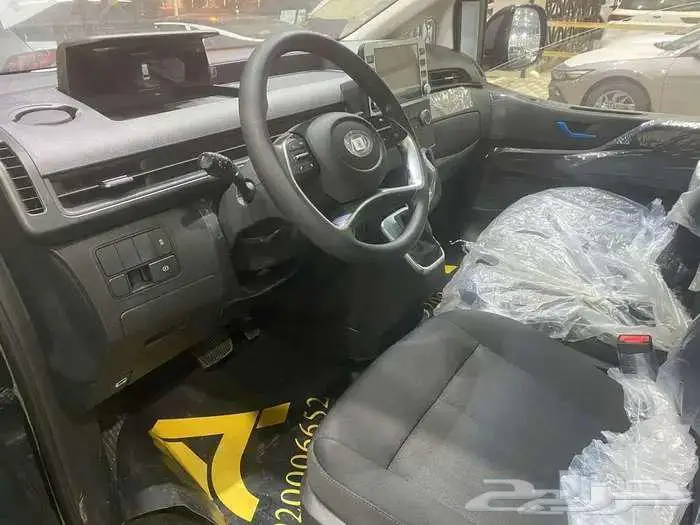 هيونداي ستاريا 9 راكب ديزل 2025 لدى شركة سفنز للسيارات 5