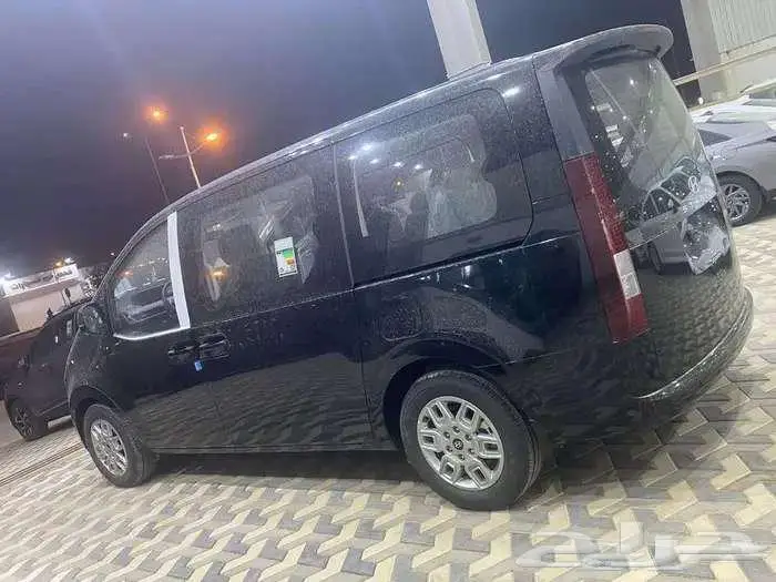 هيونداي ستاريا 9 راكب ديزل 2025 لدى شركة سفنز للسيارات 9