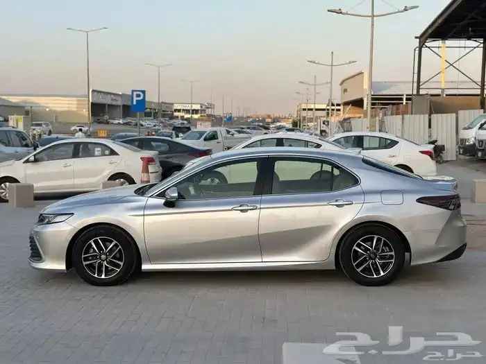 تويوتا كامري LE مطور 2023 4