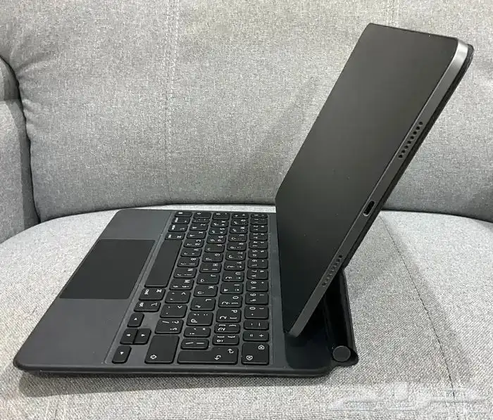 كيبورد ابل اصلي عربي ايباد برو 11 انش 1