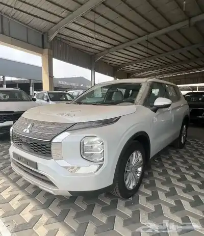 ميتسوبيشي اوتلاندر 2025 ميد لاين 7 راكب دبل index