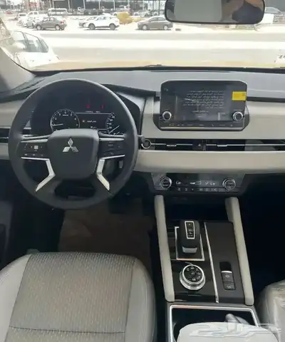 ميتسوبيشي اوتلاندر 2025 ميد لاين 7 راكب دبل index