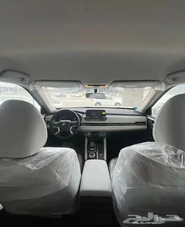 ميتسوبيشي اوتلاندر 2025 ميد لاين 7 راكب دبل 5