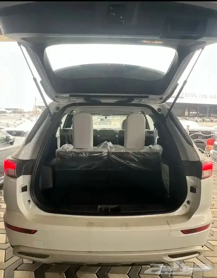 ميتسوبيشي اوتلاندر 2025 ميد لاين 7 راكب دبل 8