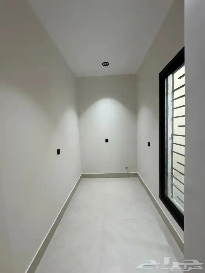 للبيع شقق تمليك علوي مع ملحق تشطيب ممتاز بحي حسام 7