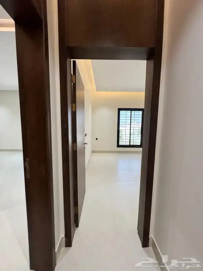 للبيع شقق تمليك علوي مع ملحق تشطيب ممتاز بحي حسام 12