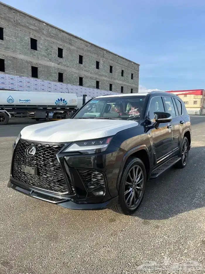 لكزس اف سبورت 8