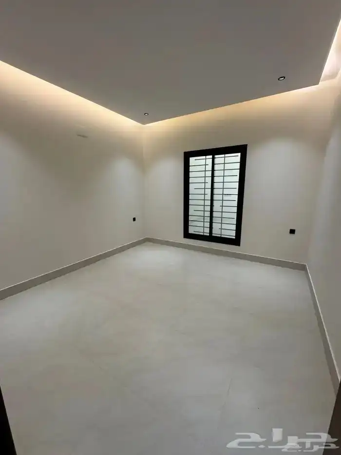 للبيع شقق تمليك علوي مع ملحق تشطيب ممتاز بحي حسام 11