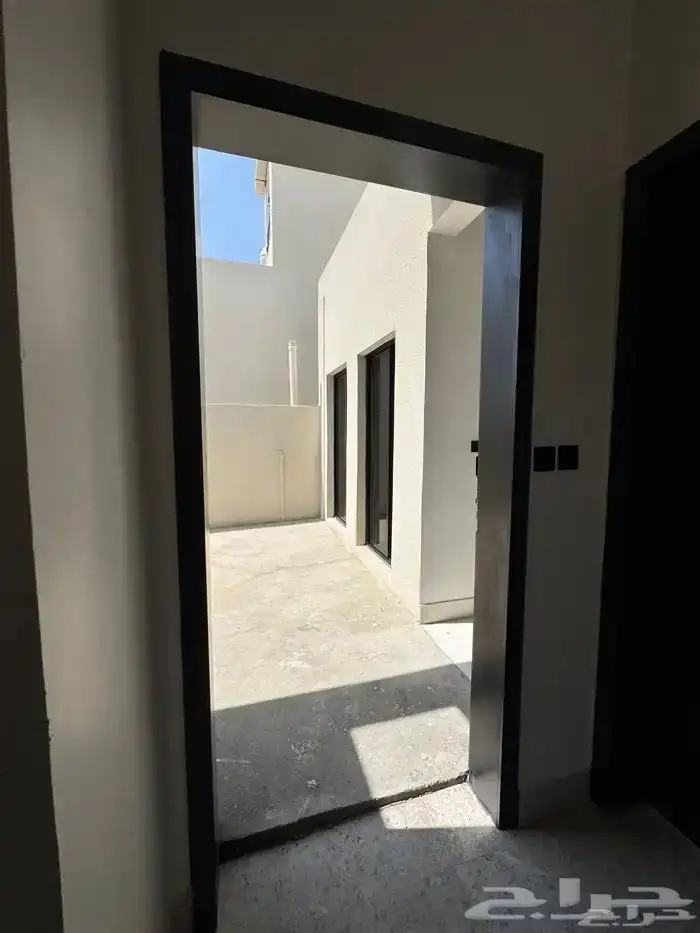 للبيع شقق تمليك علوي مع ملحق تشطيب ممتاز بحي حسام 16