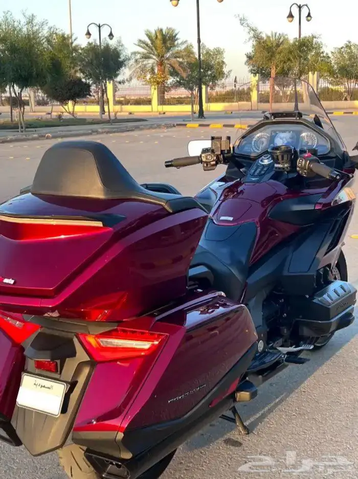 للبيع قولد وينق 2018 بلاك أدشن 7