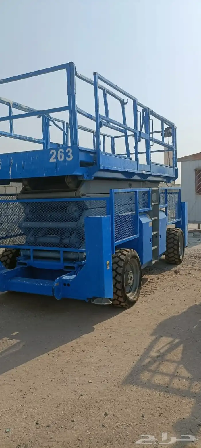 تأجير رافعات شوكيه وشيزر لفت ومان لفت وجميع انواع المعدات 1