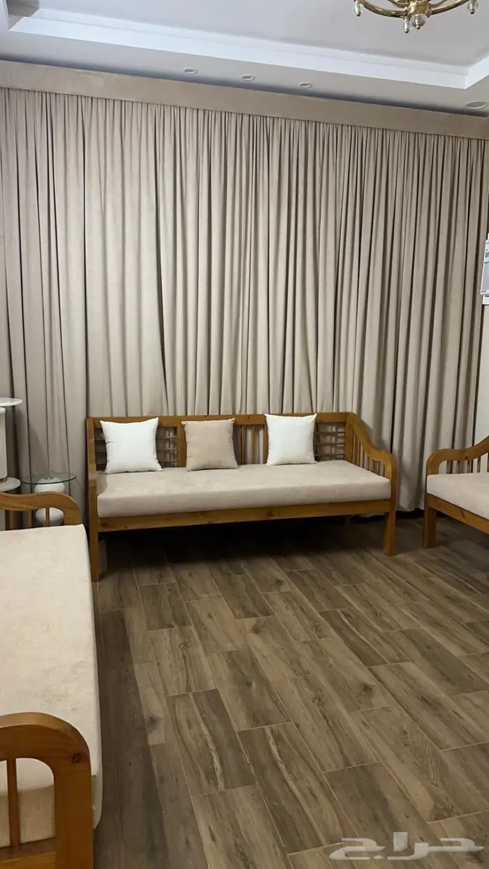 خمسه كراسي خشبيه 0