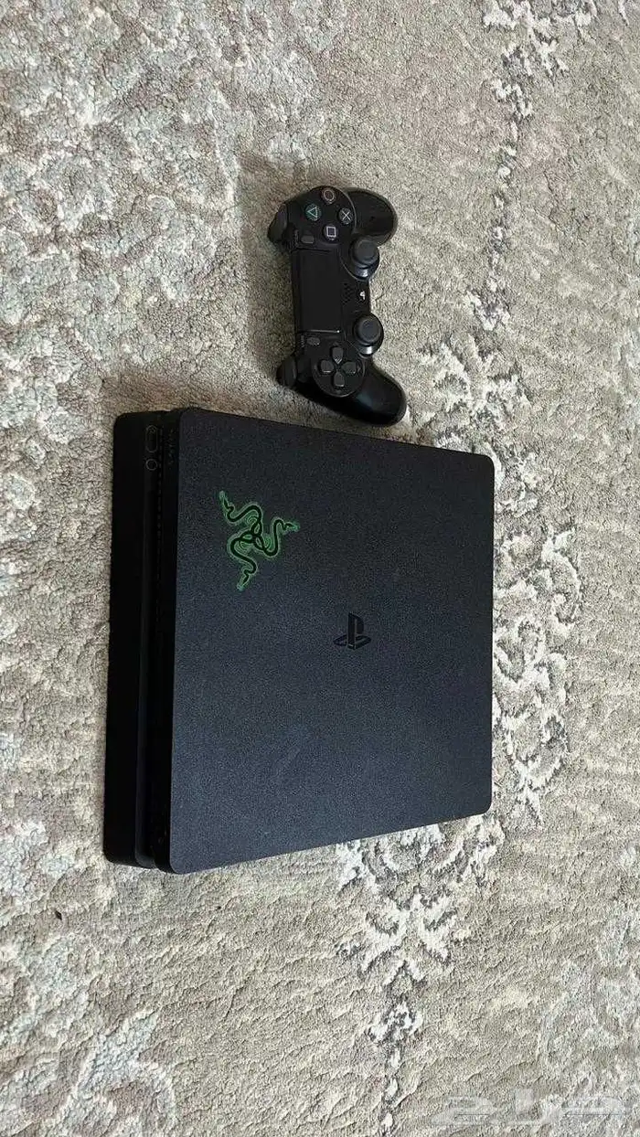 سوني 4 نظيف جدا ما انفك 0