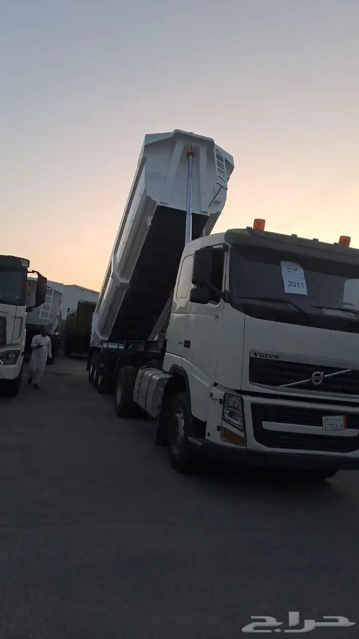 صندوق قلاب 3محاور للايجار 1