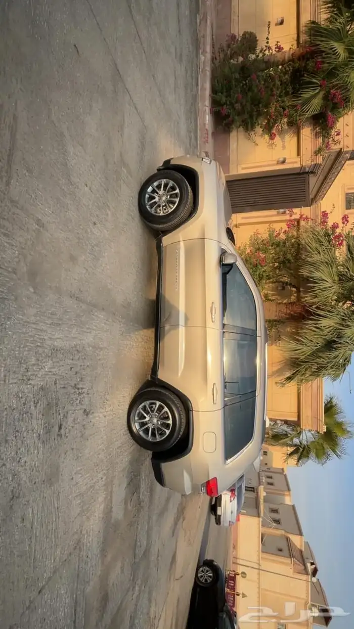 جيب جراند شيروكي لاريدو 3