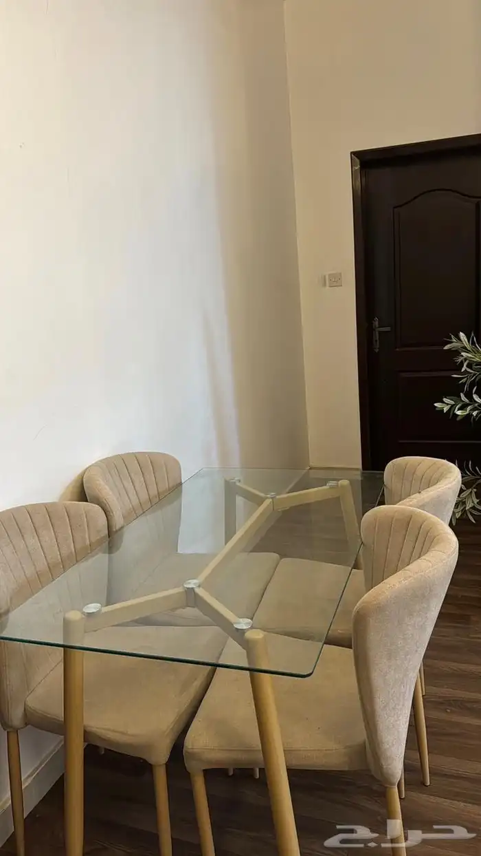 طاولة طعام 4 أشخاص من هوم سنتر 0
