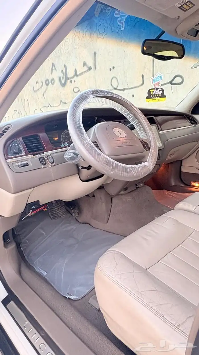 للبيع لينكون تاون كار 2003 2