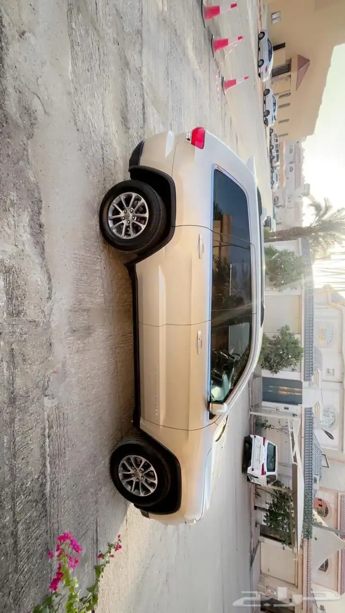 جيب جراند شيروكي لاريدو 1