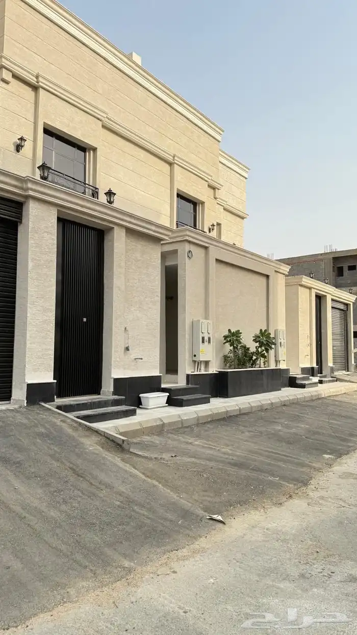 للبيع فله راقيه بمواصفات مميزه بمخطط ولي العهد رقم 2 0