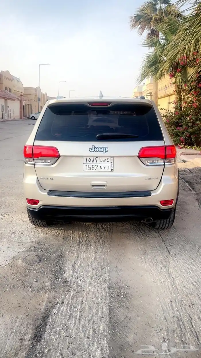 جيب جراند شيروكي لاريدو 2