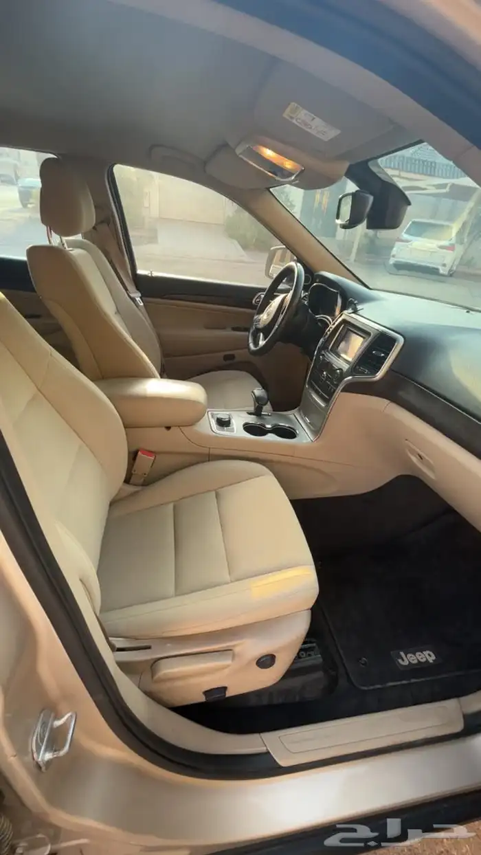 جيب جراند شيروكي لاريدو 5