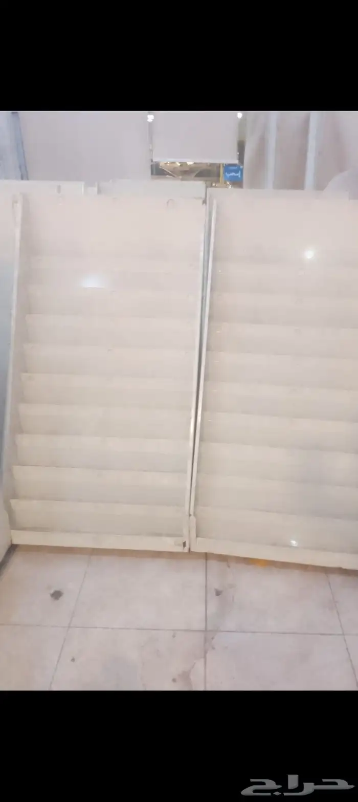 رفوف استاند كتب بكفرات 0