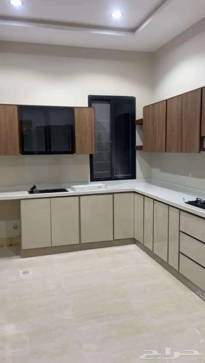دور أرضي مؤثث للإيجار   مطبخ راكب ومكيفات   حي بدر 40 الف 2