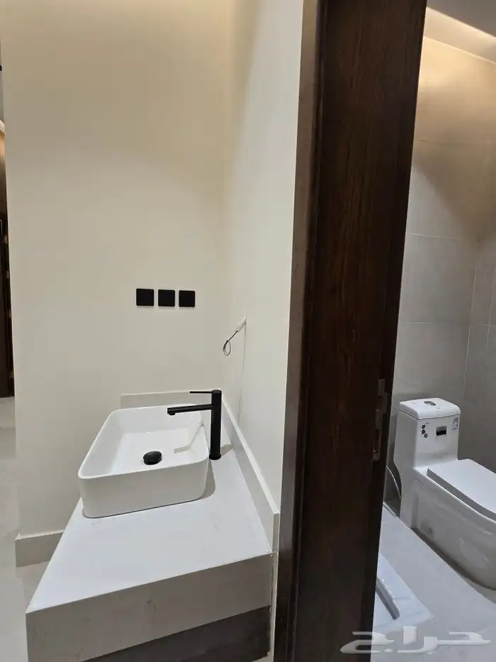 للبيع شقق بملحق خاص بالسطح 7غرف VIP غرب الخميس من 590 ألف 16