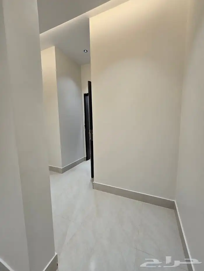 للبيع شقق بملحق خاص بالسطح 7غرف VIP غرب الخميس من 590 ألف 10