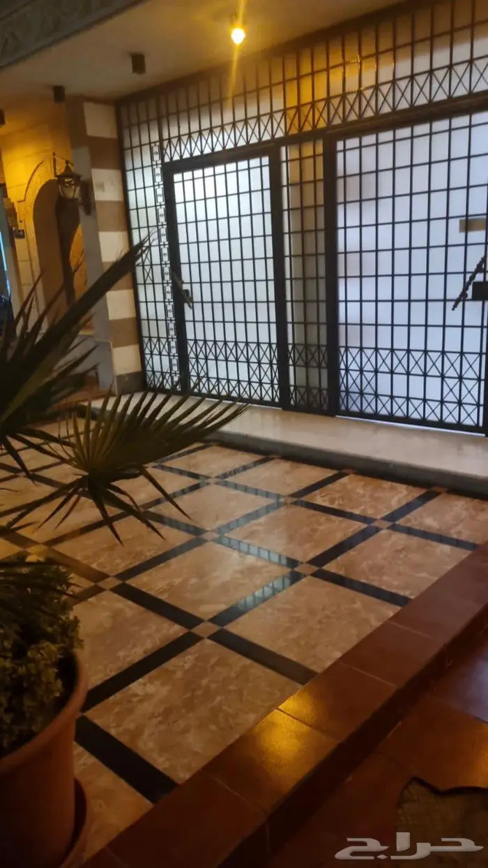 شقه مفروشه بجده شهري غرفه وصالح حي الواحه شارع التحليه 7