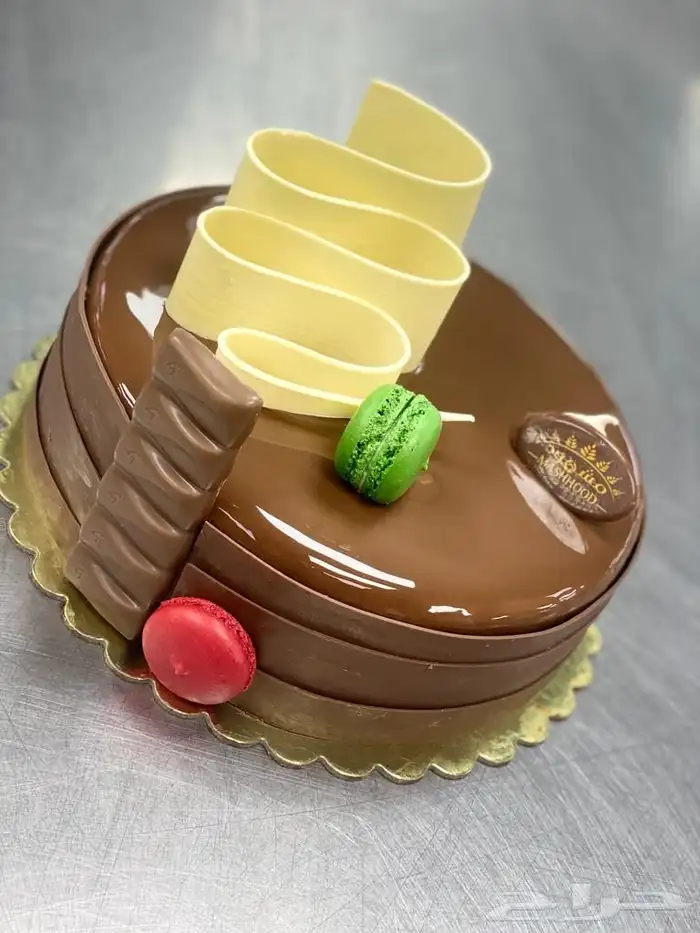 شيف حلواني غربي ومغبزاات فرنسية يبحث عن عمل وشغل الكوفي 10