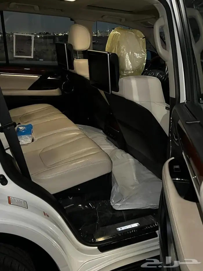 للبيع لكزس 2016 بريمي 13