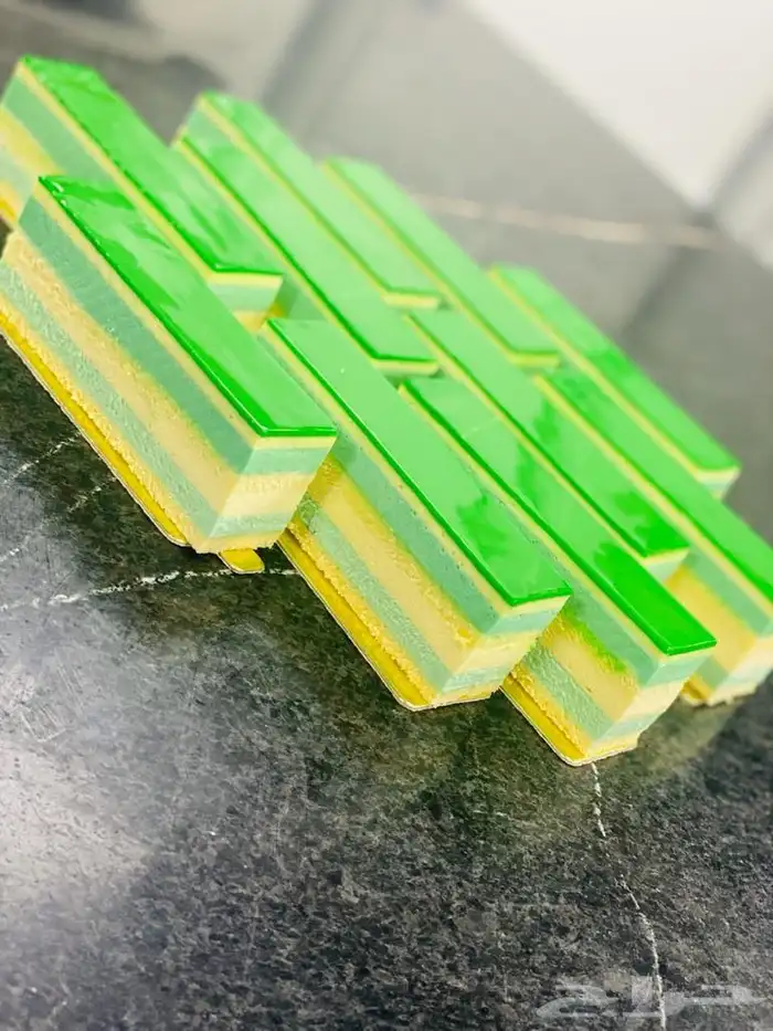 شيف حلواني غربي ومغبزاات فرنسية يبحث عن عمل وشغل الكوفي 6