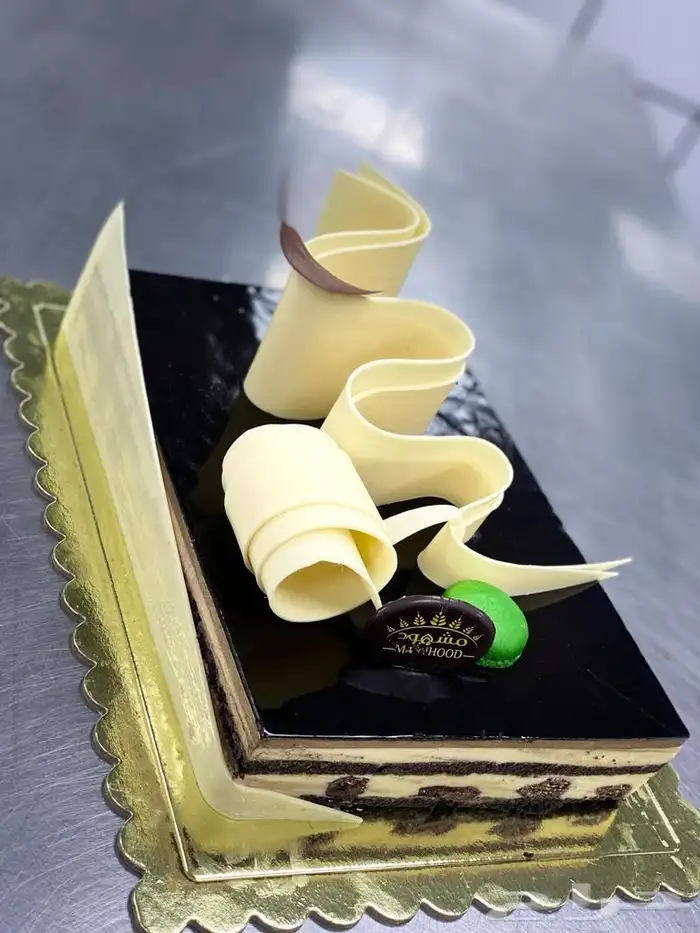 شيف حلواني غربي ومغبزاات فرنسية يبحث عن عمل وشغل الكوفي 9