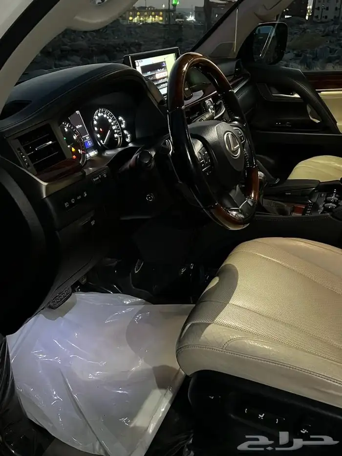 للبيع لكزس 2016 بريمي 7