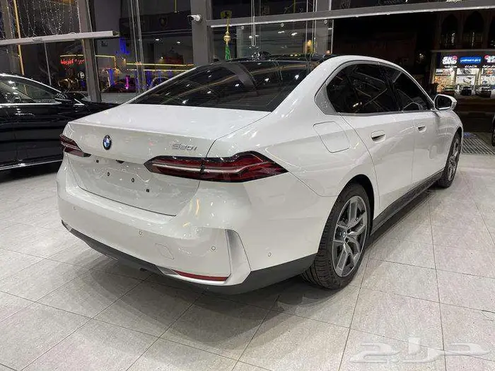 بي ام دبليو - الفئة الخامسة 520i - 2024 5